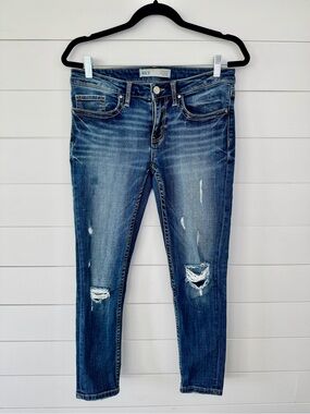 BKE Women's Distressed Blue Skinny crop - size 28